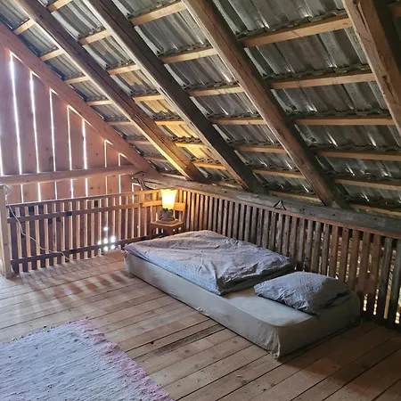 Hostel Nomads Glamp Bled