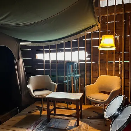 Nomads Glamp Хостел Блед