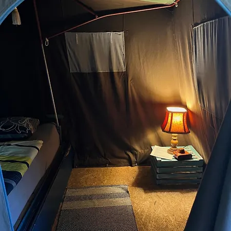 Nomads Glamp Хостел *
