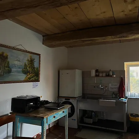Nomads Glamp Hostel *